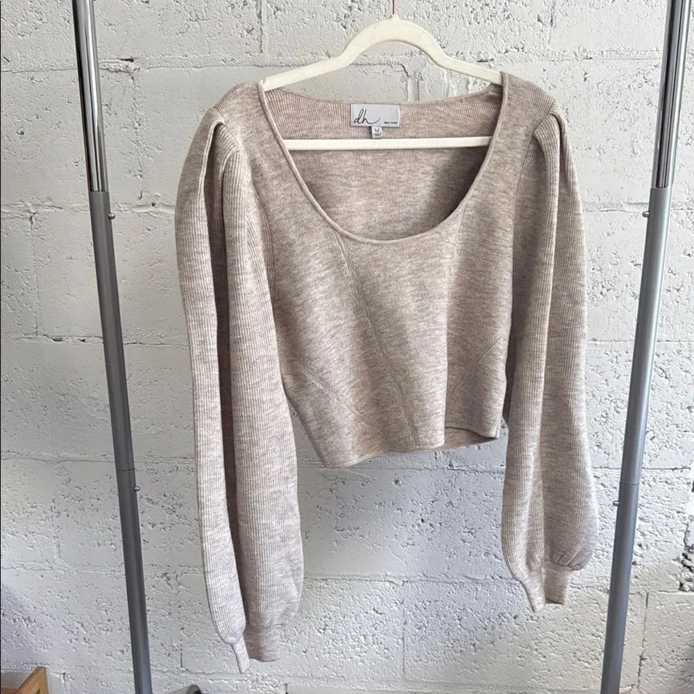 DH New York - Beige Womens Cropped Sweater with Balloon Sleeves - NWOT - Medium